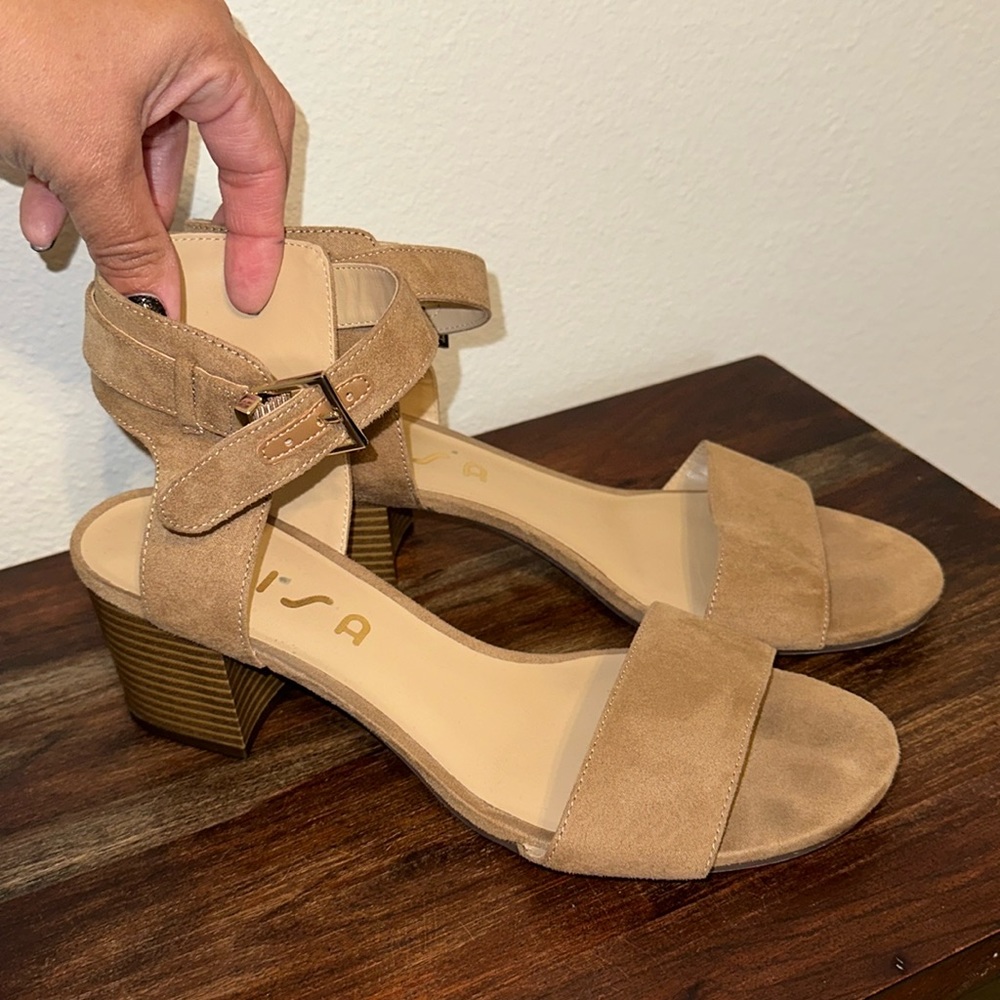 Unisa size 9.5 sandals